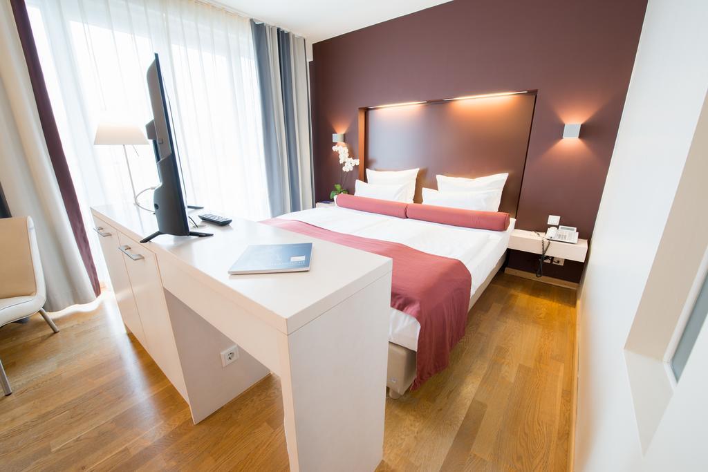 Nymphe Strandhotel & 4* Binz